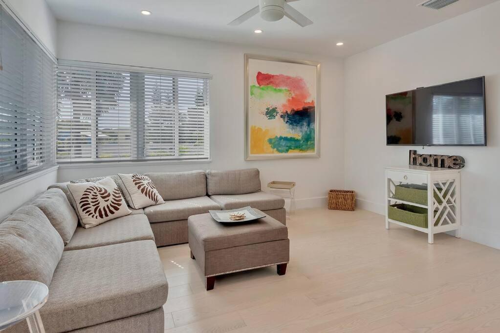 Art Deco Apt W Pool One Mile To Beach Pets Welcome Lake Worth Beach Exterior foto