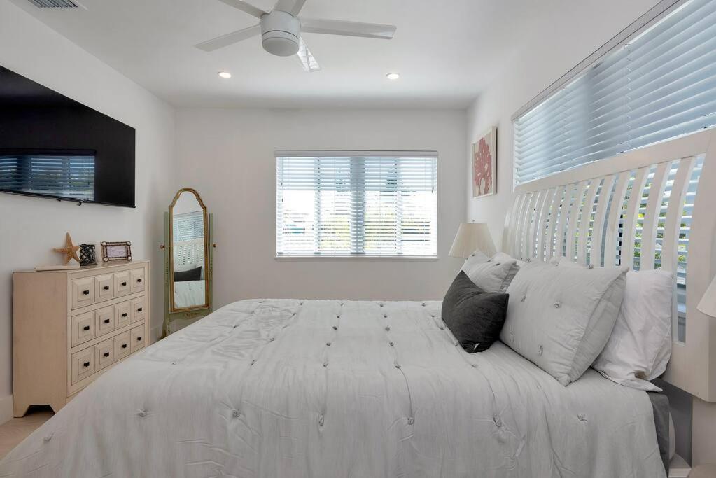 Art Deco Apt W Pool One Mile To Beach Pets Welcome Lake Worth Beach Exterior foto